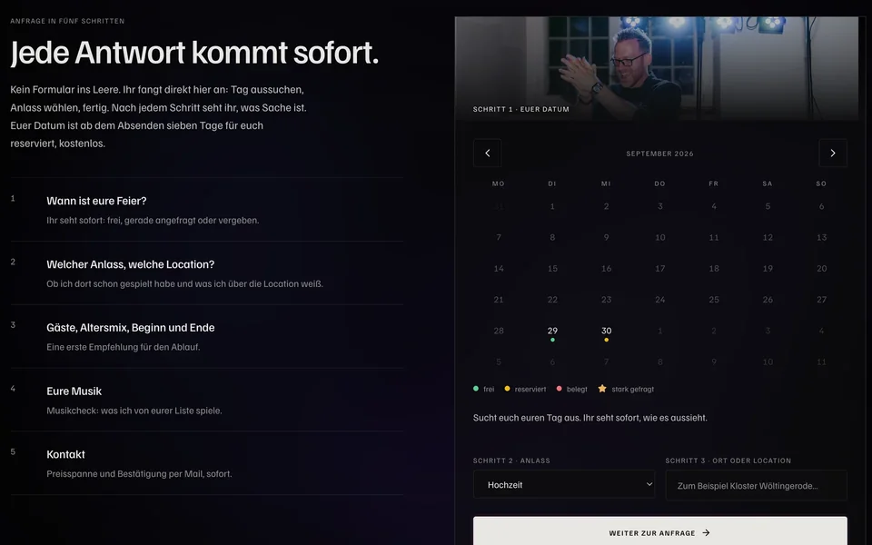 Anfrageseite: Kunde wählt Datum, Anlass und Location, bevor die Anfrage ankommt